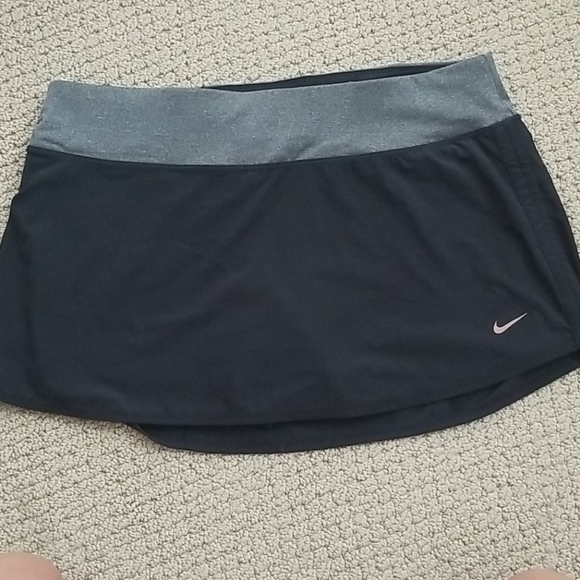 Nike short skort! - Picture 3 of 5